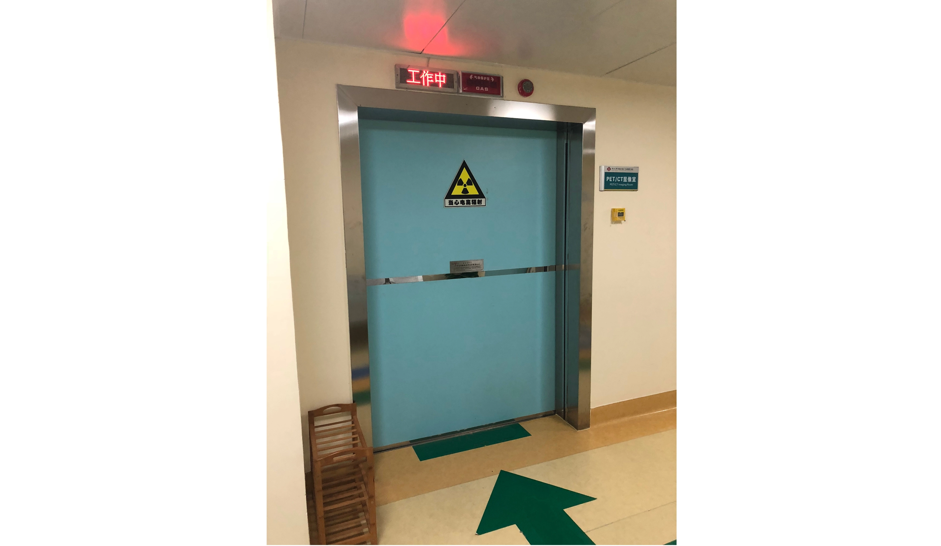 hospital lead door